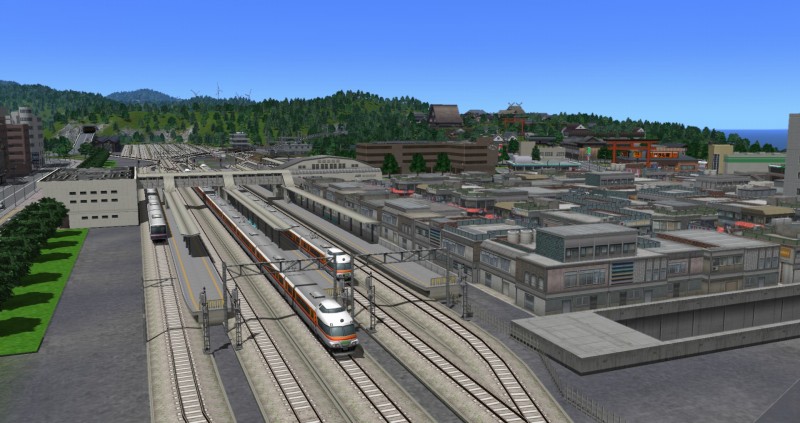 姫ノ浦大社の門前町として発達した姫ノ浦駅に停車